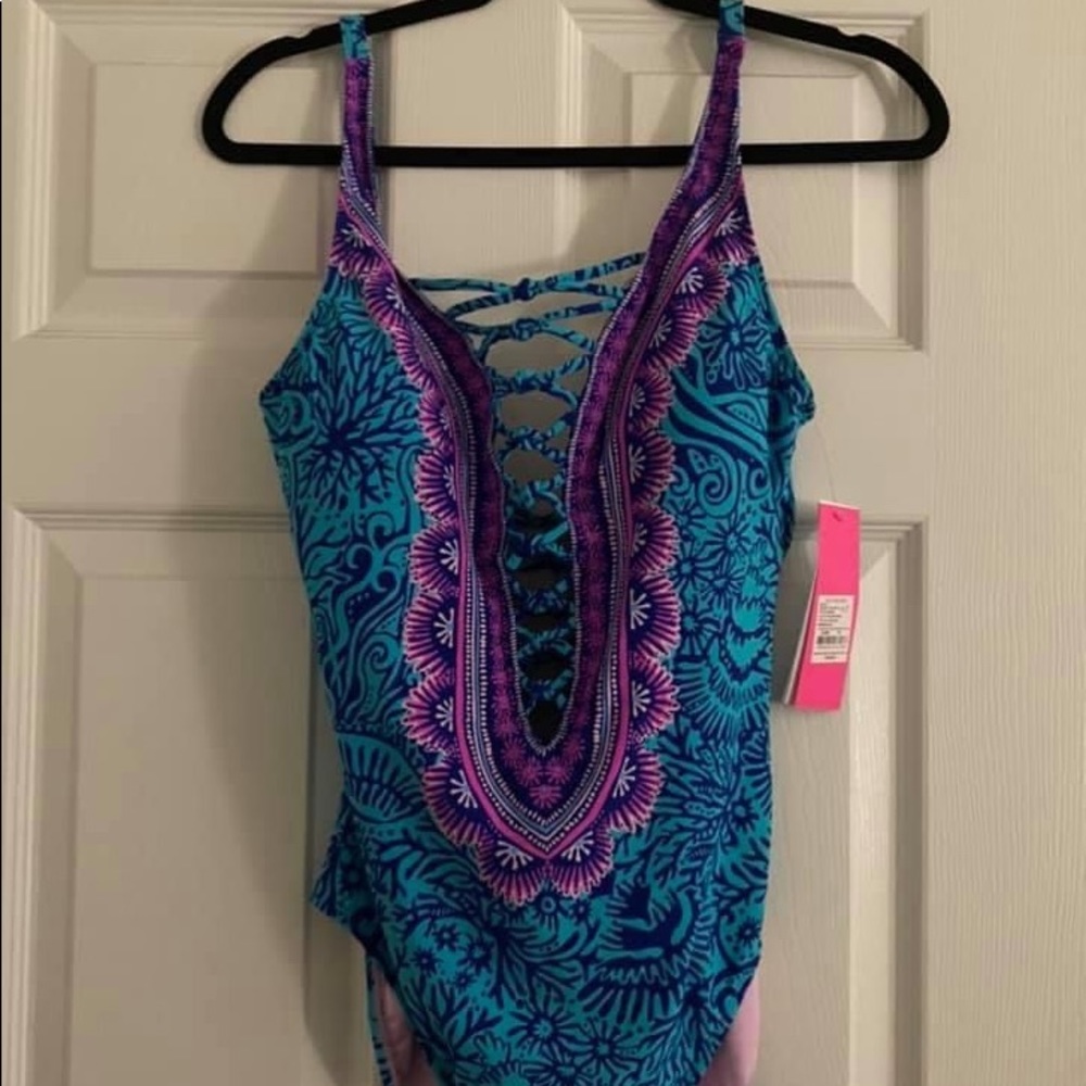 Lilly Pulitzer Bermuda Ocean Motion Lattice